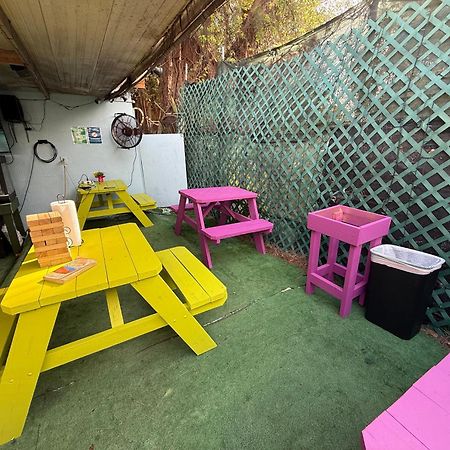 Oqp Vacations Hostel Miami Exterior photo