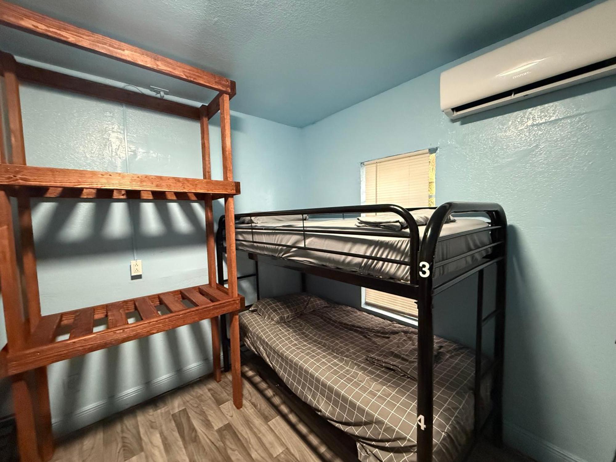 Oqp Vacations Hostel Miami Exterior photo